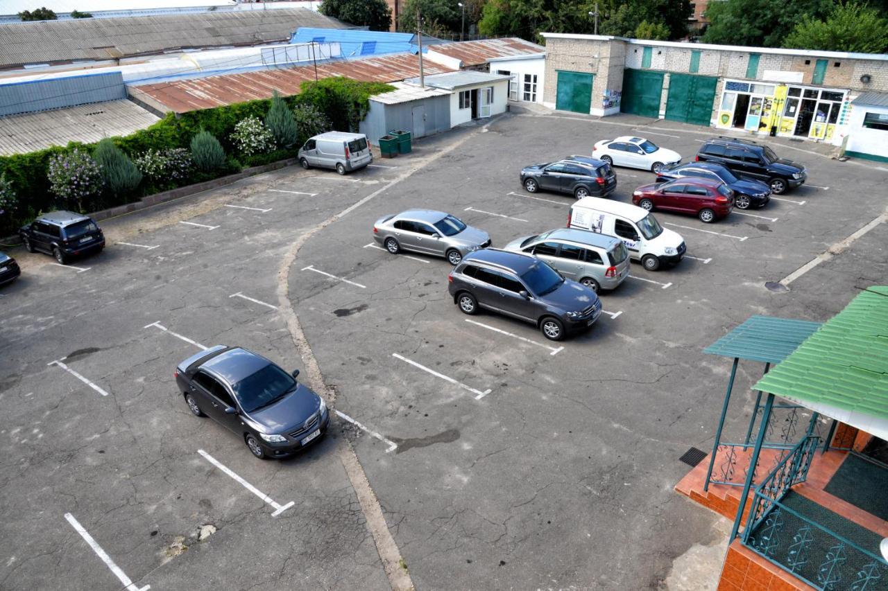 Green City Hotel Mykolaiv Eksteriør billede
