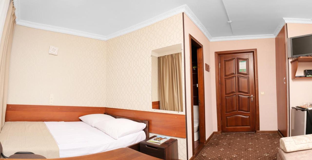 Green City Hotel Mykolaiv Eksteriør billede