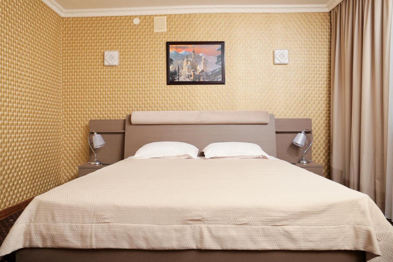 Green City Hotel Mykolaiv Eksteriør billede